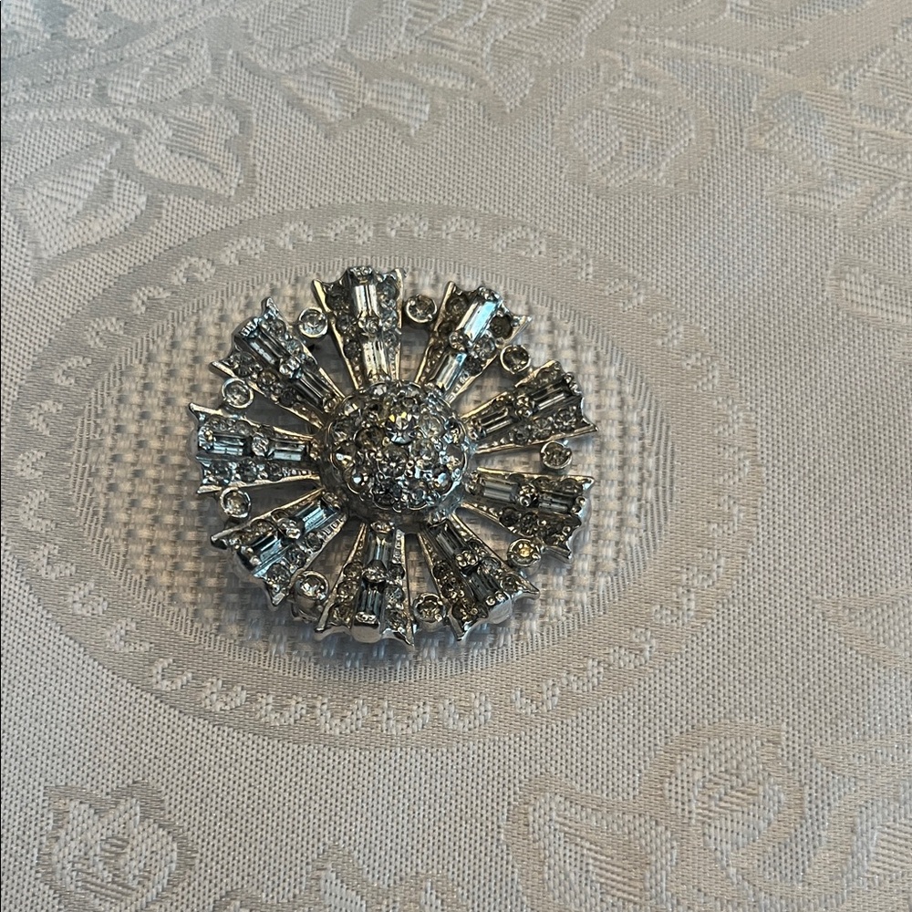 Keys Vintage Silver Brooch with Crystal Accents